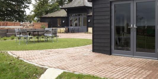 Johnston Cave Associates Architects - link to 2418