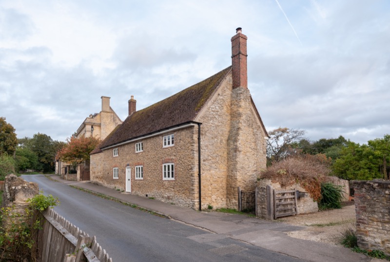 Sidebar random image